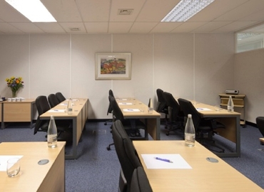 300 m² Business center property up for rent in Watford, CP House Business Centre (WD25 8HP) - 1 | MatchOffice.com
