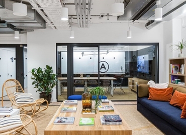 200 m² Business space property up for rent in City of London, 52 Bedford Row (WC1R 4LR) - 1 | MatchOffice