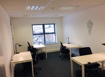 10 m² Business park place up for rent in Hampshire, Caxton Close (SP10 3FG) - 1 | MatchOffice.com