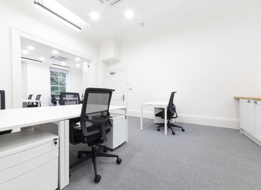 Business centre  in The City of London, 14-17 Red Lion Square, 165 m² - MatchOffice.co.uk