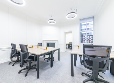 Business centre  in The City of London, 14-17 Red Lion Square, 165 m² - MatchOffice.co.uk