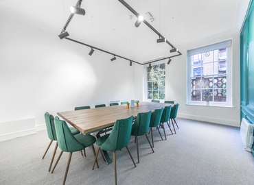  Business center  in The City of London, 14-17 Red Lion Square, 165 m² - MatchOffice.co.uk