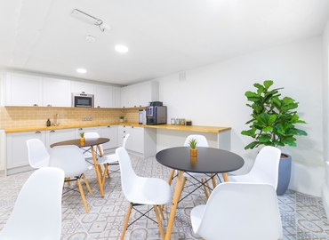  Business center  in The City of London, 14-17 Red Lion Square, 165 m² - MatchOffice.co.uk