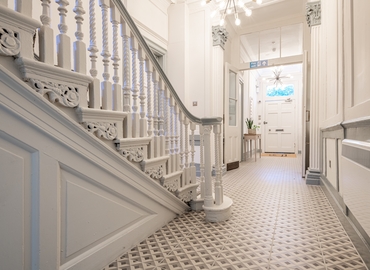  Business center  in The City of London, 14-17 Red Lion Square, 165 m² - MatchOffice.co.uk