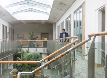  Conference venues in Leeds City Centre, 4 Carrwood Park, 400 m² - MatchOffice.co.uk