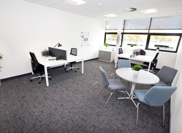 Business centre  in Edinburgh, 4-5 Lochside Way, 1615 m² - MatchOffice.co.uk