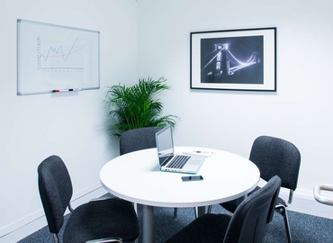 Business centre  in Bristol, Whitefriars, 50 m² - MatchOffice.co.uk