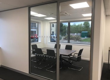 Business center Elm House, Woodlands Business Park MK14 6FG Milton Keynes
