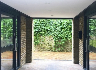 300 m² Business center in Surrey, Church Street 13 (KT10 8QS) - 0 | MatchOffice.com