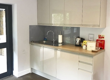 300 m² Business park in Surrey, Church Street 13 (KT10 8QS) - 1 | MatchOffice