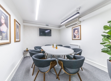 23 m² Conference hall in City of London, 14-17 Red Lion Square (WC1R 4QH) - 1 | MatchOffice.com