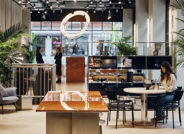 Business center Langham Street 19 W1W 6BP The City of London