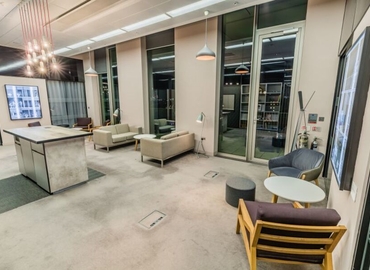 10 m² Conference room in City of London, Pancras Square 1 (N1C 4AG) - 1 | MatchOffice.com