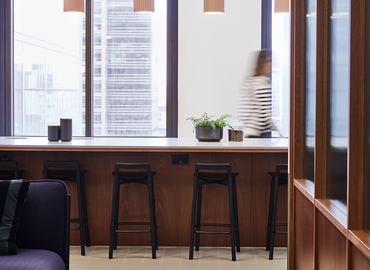  Business center  in East London, One Canada Square Canary Wharf, 10 m² - MatchOffice.co.uk