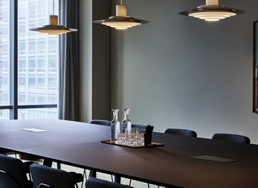 Business centre  in East London, One Canada Square Canary Wharf, 10 m² - MatchOffice.co.uk