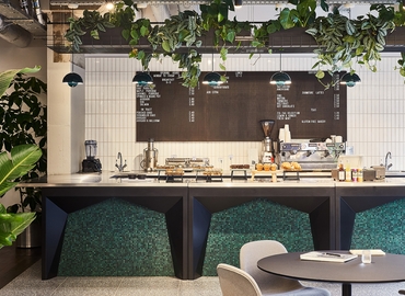 10 m² Coworking space  in West London, Lyric Square 1 (W6 0NB) - 1 | MatchOffice.com