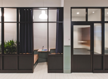 Meeting room in The City of London, Eccleston Square 84, 10 m² - MatchOffice.co.uk