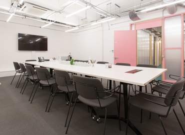 Meeting room in The City of London, Whitechapel High Street 133, 10 m² - MatchOffice.co.uk