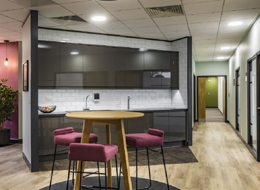 12 m² Convention center in Manchester, Brooks Drive (SK8 3TD) - 4 | MatchOffice