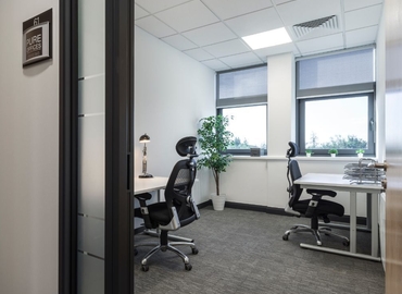  Meeting room hire in Leeds City Centre, Turnberry Park Road, 12 m² - MatchOffice.co.uk