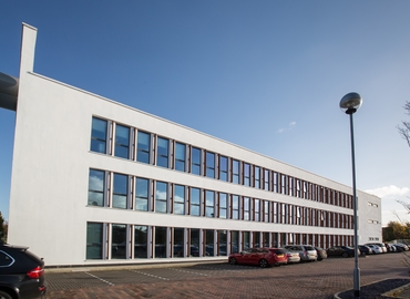  Meeting room for rent in Leeds City Centre, 4100 Park Approach, 12 m² - MatchOffice.co.uk