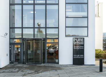  Meeting room for rent in Leeds City Centre, 4100 Park Approach, 12 m² - MatchOffice.co.uk