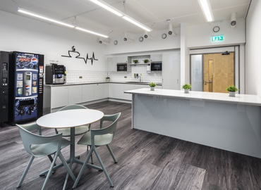 12 m² Conference room in Leeds City Centre, 4100 Park Approach (LS15 8GB) - 7 | MatchOffice