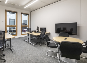 12 m² Meeting room in Leeds City Centre, 4100 Park Approach (LS15 8GB) - 10 | MatchOffice