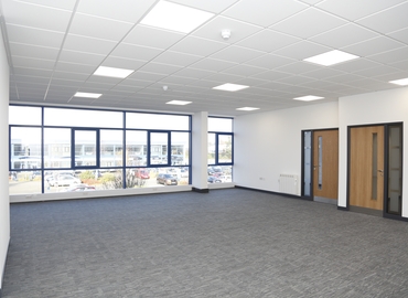  Meeting room hire in Aylesbury, Smeaton Close 7, 12 m² - MatchOffice.co.uk