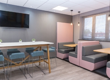  Meeting room hire in Oldbury, Broadwell Road 422, 12 m² - MatchOffice.co.uk