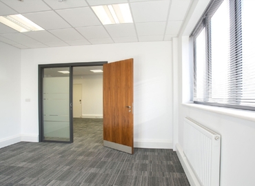12 m² Conference hall in Oldbury, Broadwell Road 422 (B69 4BY) - 6 | MatchOffice.com