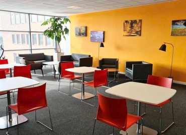 Meeting room hire in West Sussex, Pine Grove, 12 m² - MatchOffice.co.uk