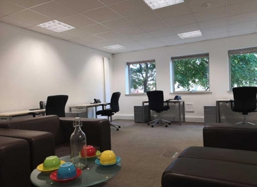  Business center  in Hampshire, Aerodrome Road, 50 m² - MatchOffice.co.uk
