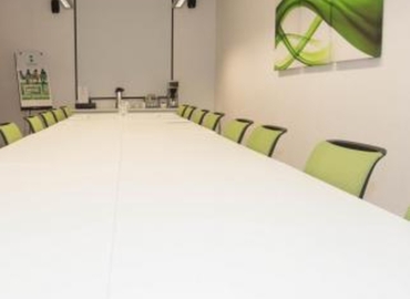  Business center  in West Sussex, Little High Street, 12 m² - MatchOffice.co.uk