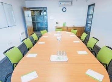 Business Centre in Gloucestershire, Oakfield Close, 12 m² - MatchOffice.co.uk