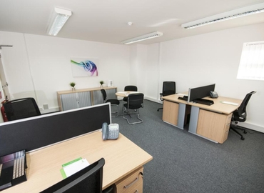  Meeting room hire in Buckinghamshire, Lincoln Road, 12 m² - MatchOffice.co.uk