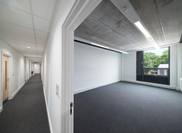 63 m² Business park in West Sussex, Terminus Road (PO19 8FY) - 3 | MatchOffice.com