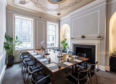  Meeting room hire in Central London, 7-10 Adam Street, 36 m² - MatchOffice.co.uk