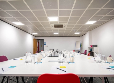 12 m² Business park in Hampshire, Basing View (RG21 4HG) - 1 | MatchOffice.com
