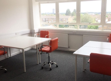 12 m² Business center in South London, Hook Road 177 (KT6 5AR) - 1 | MatchOffice.com