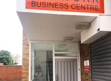 12 m² Business space in South London, Hook Road 177 (KT6 5AR) - 12 | MatchOffice.com