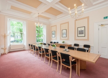 40 m² Business space in Edinburgh, Rutland Square (EH1 2BW) - 1 | MatchOffice