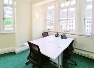 Business center Guildhall Yard EC2V 5AE The City of London