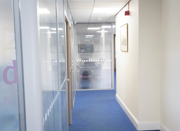 Business centre  in Farnham,  Eastgate East Street, 100 m² - MatchOffice.co.uk