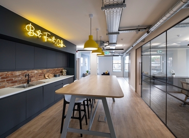  Business center  in The City of London, 3 Angel Walk, 300 m² - MatchOffice.co.uk