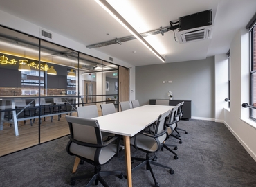 Business centre  in The City of London, 3 Angel Walk, 300 m² - MatchOffice.co.uk