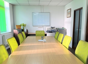 Business centre  in Bradford, City Road, 1000 m² - MatchOffice.co.uk