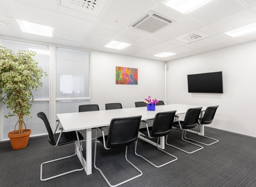 Business centre  in Lincoln, Crusader Rd, 197 m² - MatchOffice.co.uk