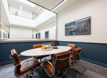 Business center 70 Pall Mall, St James's SW1Y 5NQ The City of London