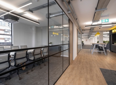 Business centre  in The City of London, 3 Angel Walk, 300 m² - MatchOffice.co.uk